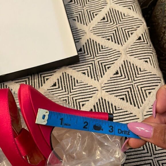 VINTAGE pair of NINA Satin Heel, NWT SZ 36.5/6.5 - Picture 6 of 6